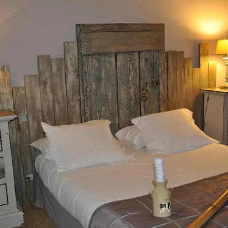 Maison d'hôtes Restaurant Et D'hôtes La Ferme De Cornadel