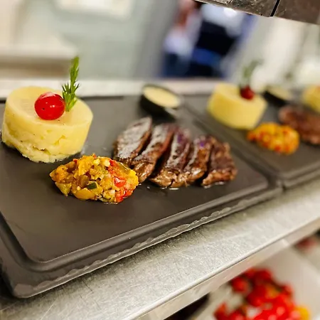 Restaurant Et D'hotes La Ferme De Cornadel 게스트하우스 4*