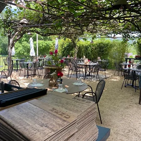 Restaurant Et D'hotes La Ferme De Cornadel 4*