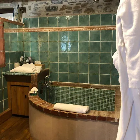 Restaurant Et D'hotes La Ferme De Cornadel 게스트하우스 앙뒤즈