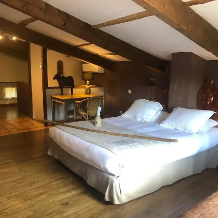 Maison d'hôtes Restaurant Et D'hôtes La Ferme De Cornadel