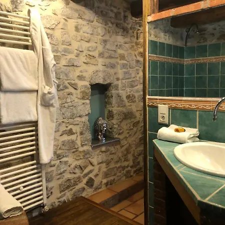Restaurant Et D'hotes La Ferme De Cornadel 4*