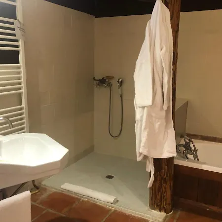 Restaurant Et D'hotes La Ferme De Cornadel אנדוזה