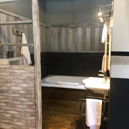 Restaurant Et D'hotes La Ferme De Cornadel 게스트하우스