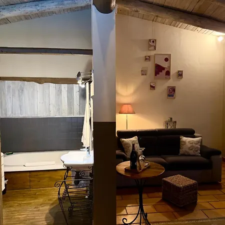 Restaurant Et D'hotes La Ferme De Cornadel 게스트하우스