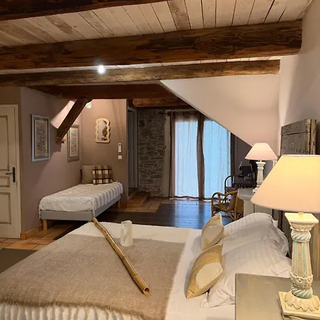 Restaurant Et D'hotes La Ferme De Cornadel 4*